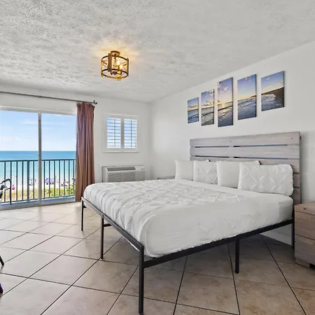 Oceanfront Inn Room #25- Ocean View Balcony King Bed